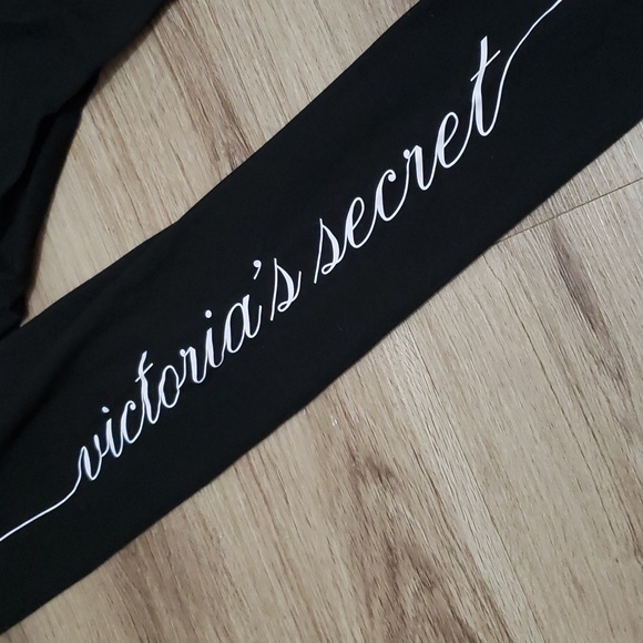 Victoria's Secret Pants - Victoria's Secret Yoga Mid-Rise Foldover Leggings NWT Size Medium